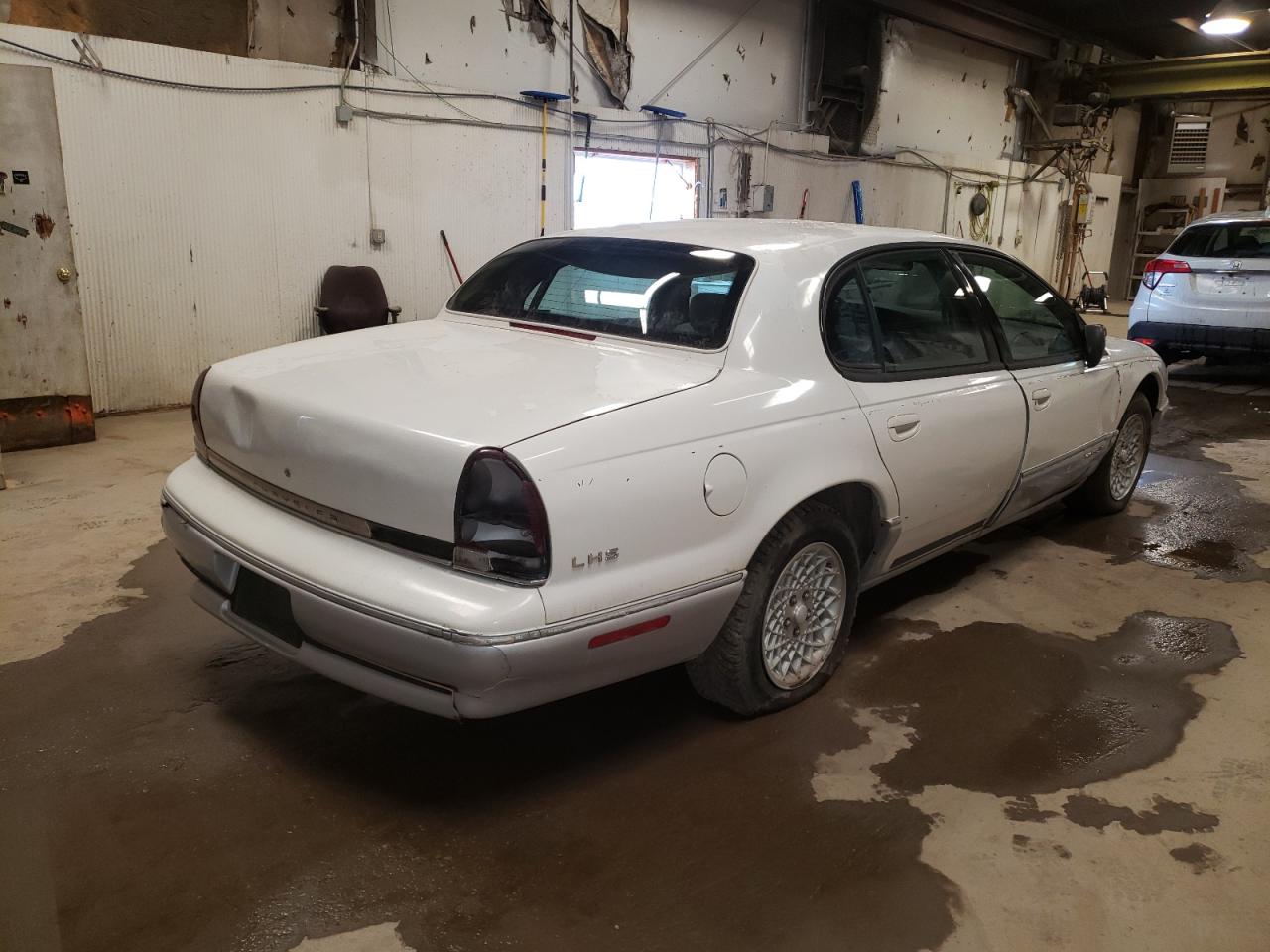 Photo 4 from auction – 1996 CHRYSLER LHS with VIN 2C3HC56F1TH287081