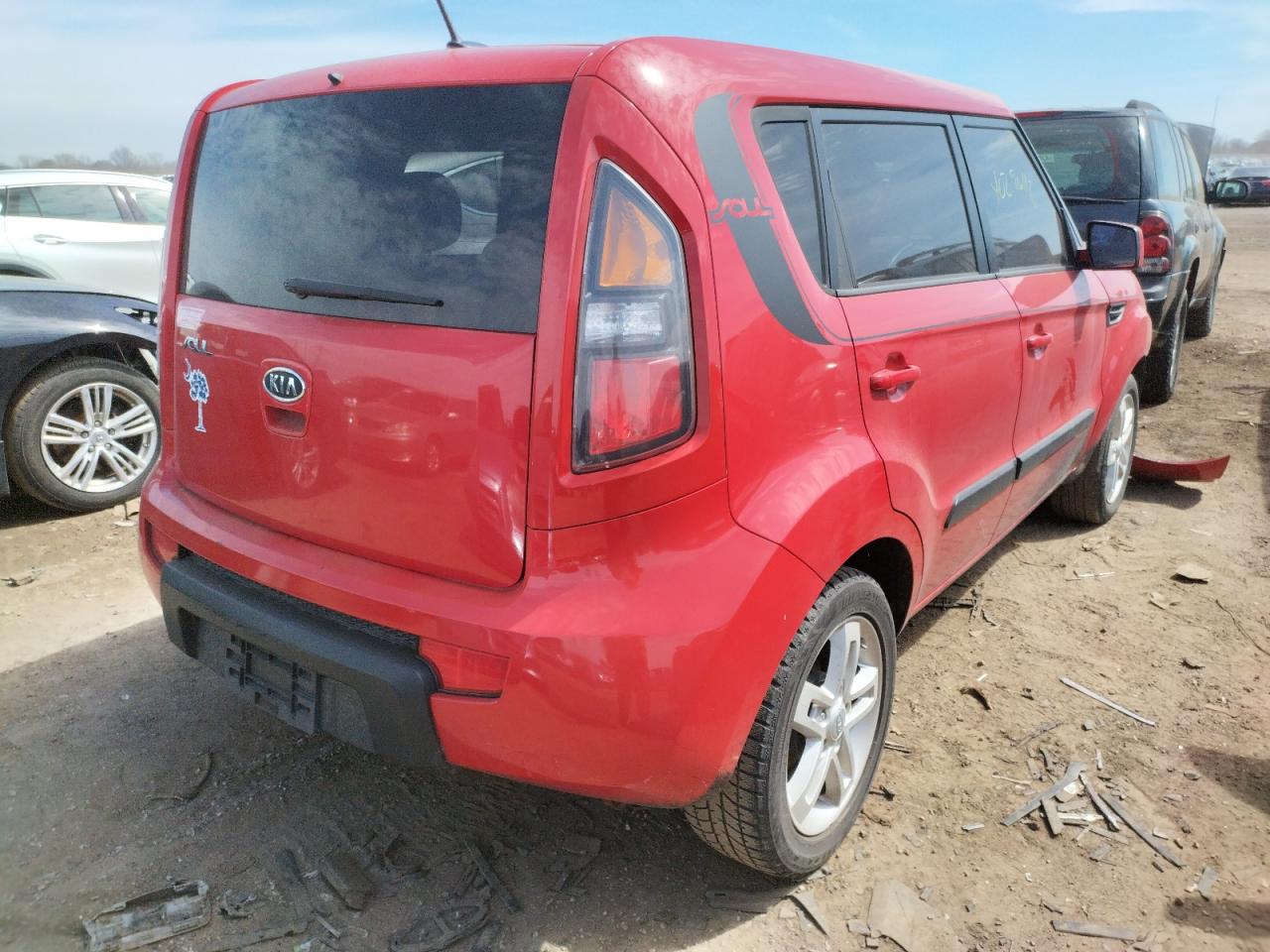 Photo 4 from auction – 2011 KIA SOUL + with VIN KNDJT2A26B7247542
