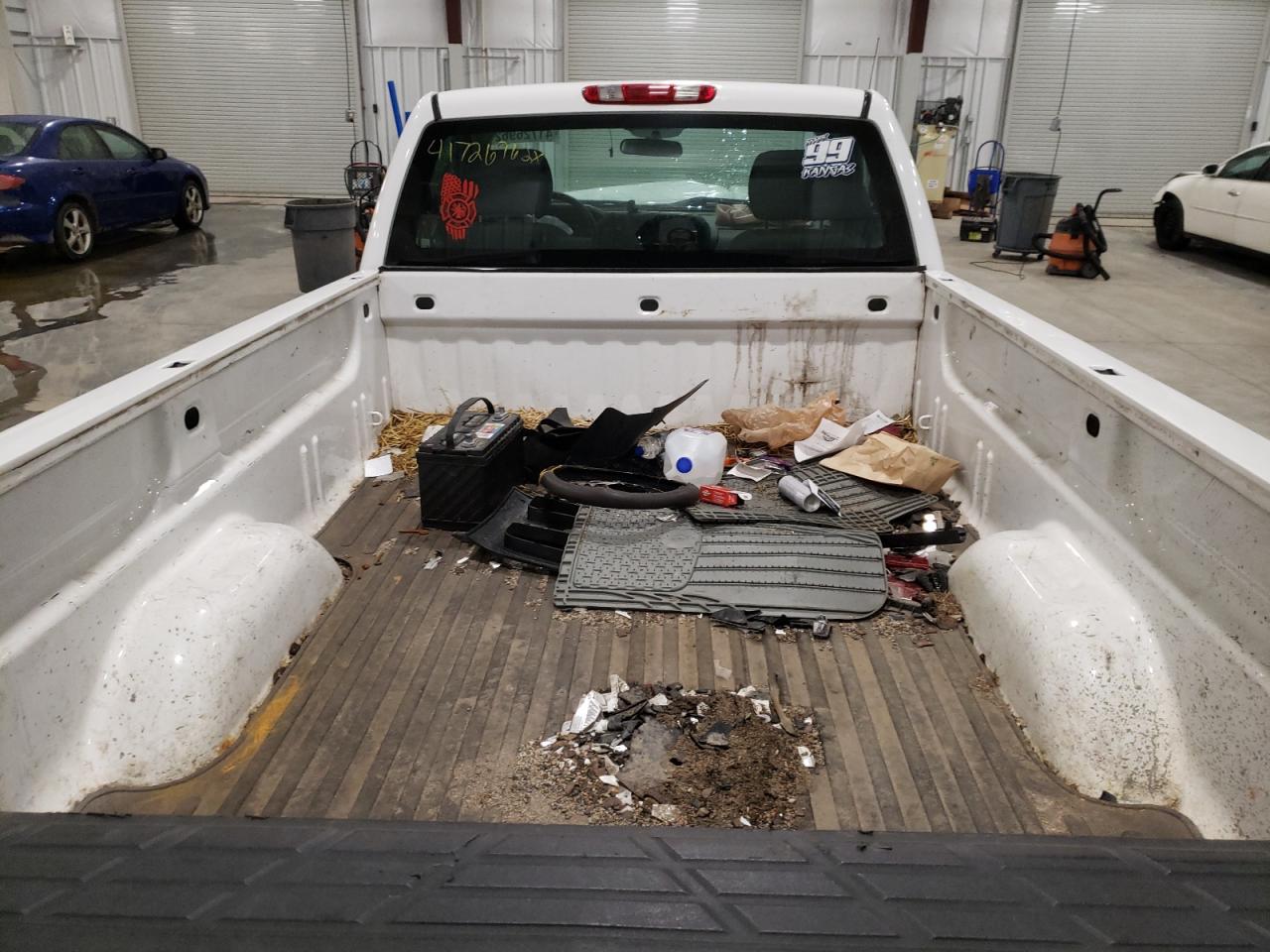 Photo 6 from auction – 2011 CHEVROLET SILVERADO with VIN 1GCNKPEA0BF132167