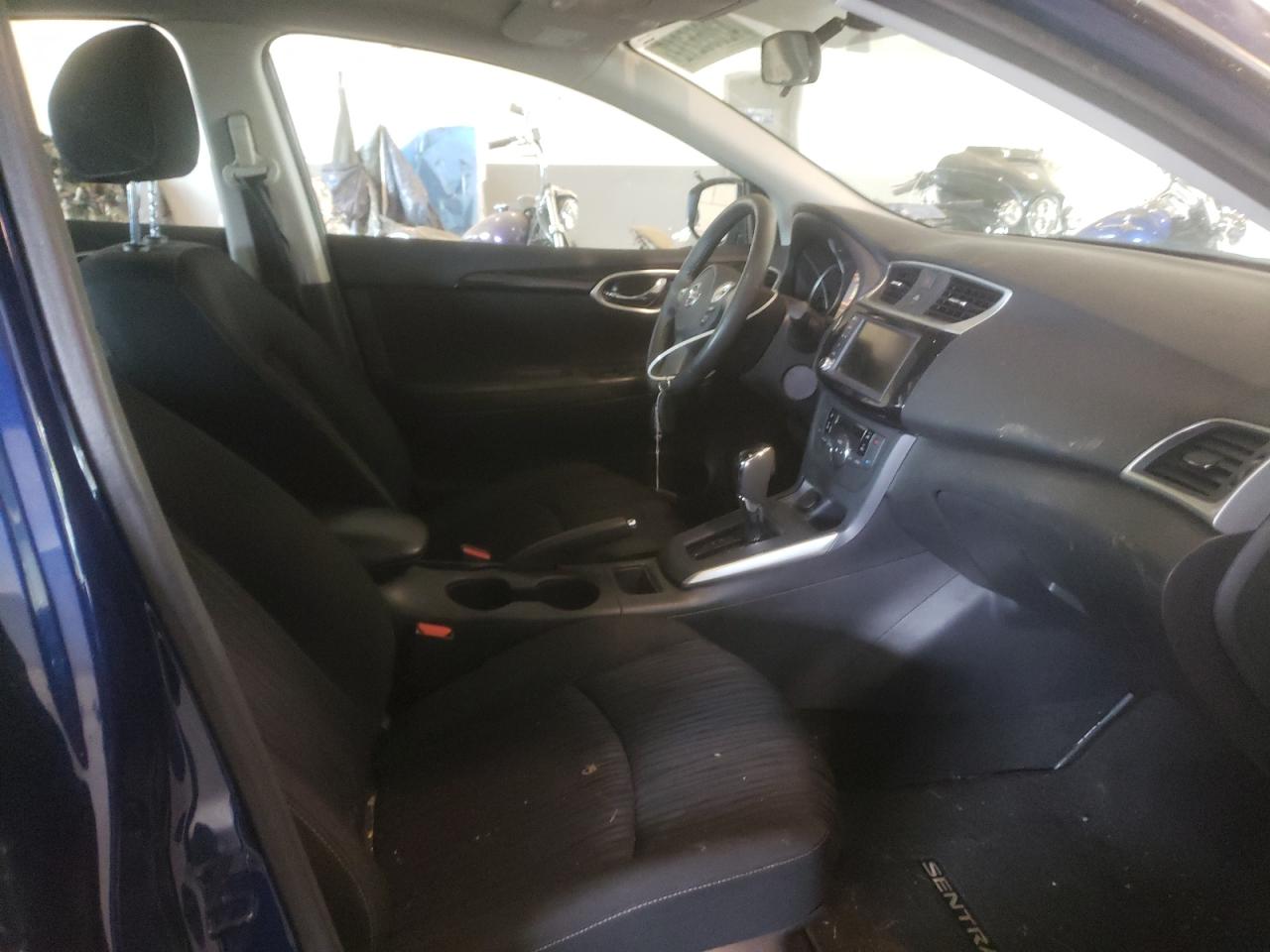 Photo 5 from auction – 2019 NISSAN SENTRA S with VIN 3N1AB7AP1KY297391