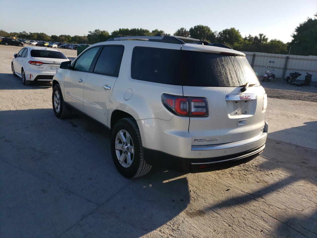 Photo 3 from auction – 2015 GMC ACADIA SLE with VIN 1GKKVNED7FJ104950