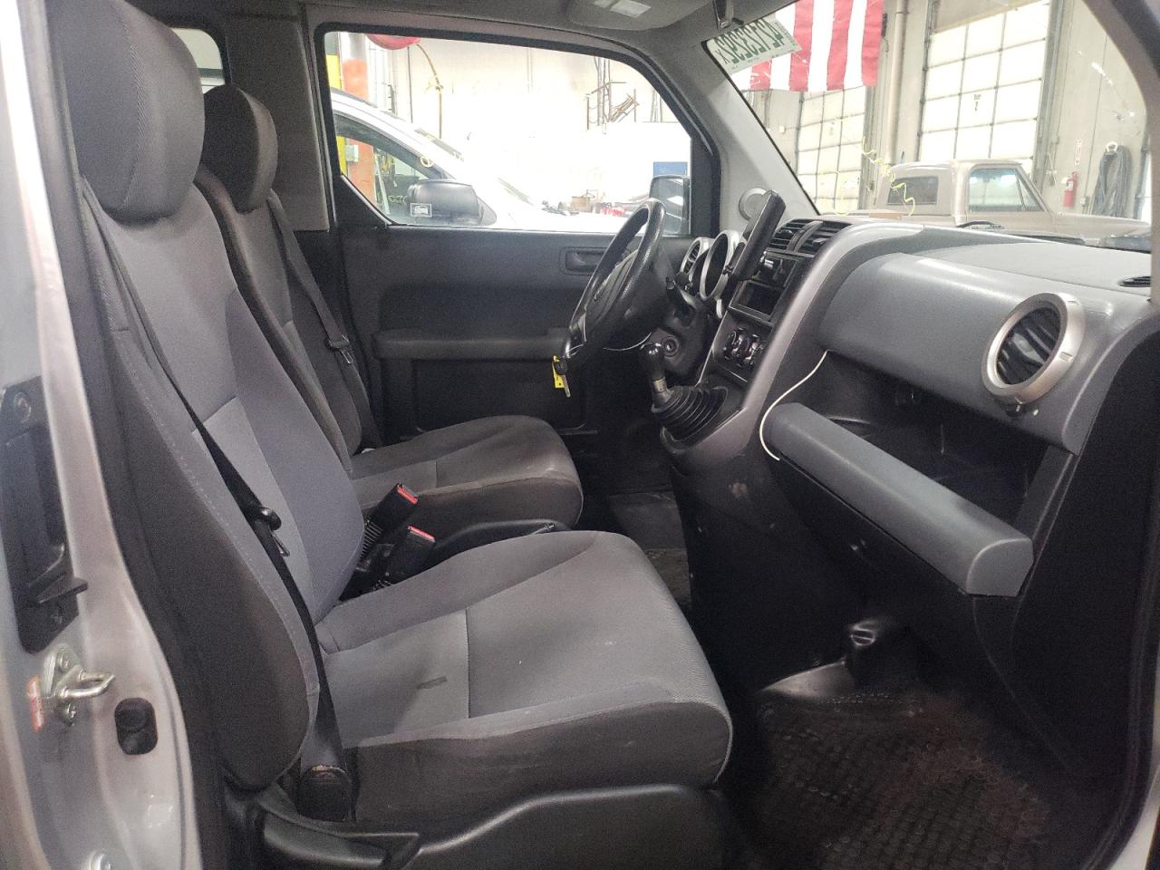 Photo 5 from auction – 2008 HONDA ELEMENT LX with VIN 5J6YH17368L002163