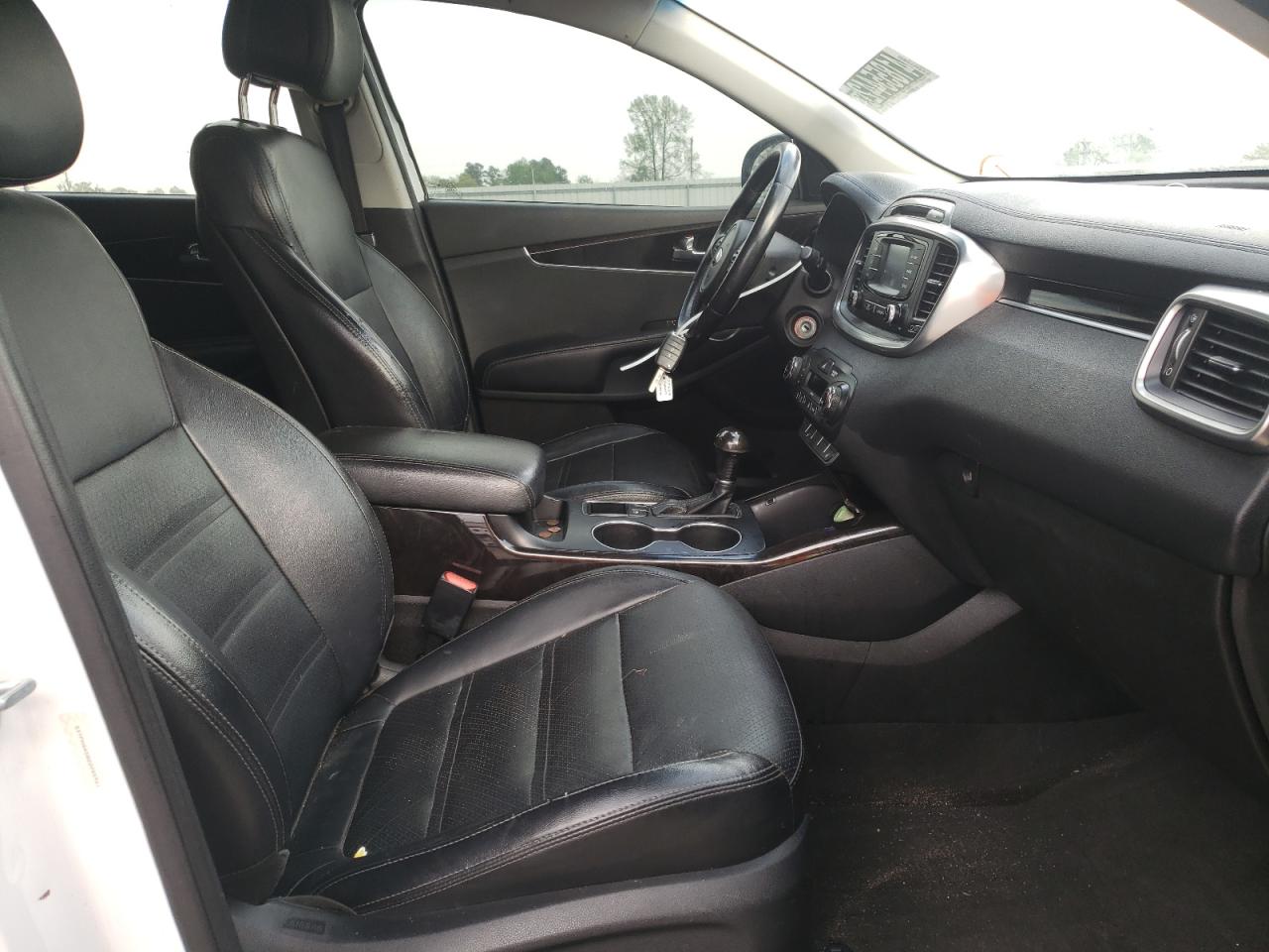Photo 5 from auction – 2016 KIA SORENTO EX with VIN 5XYPH4A58GG045961