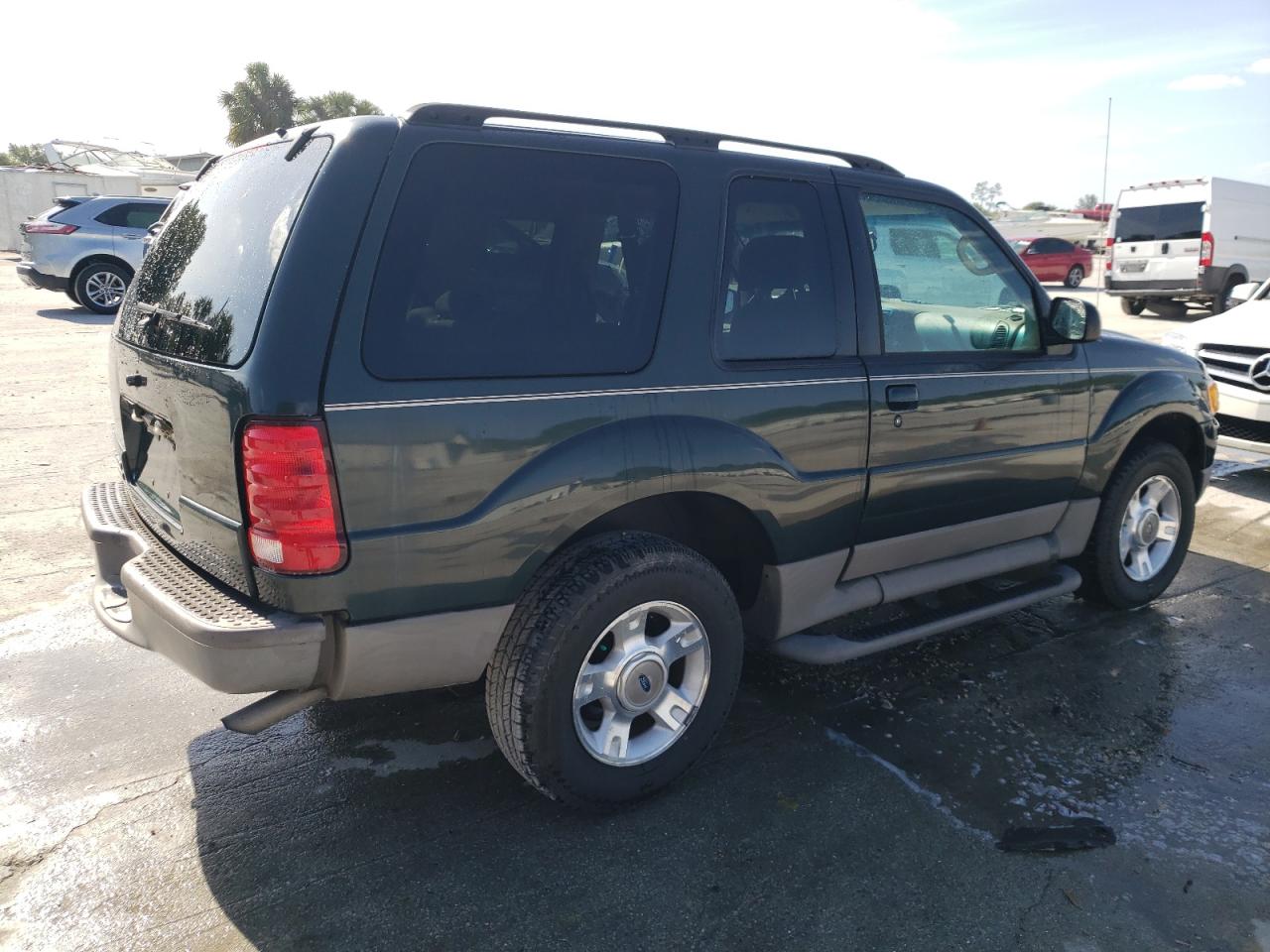 Photo 4 from auction – 2003 FORD EXPLORER S with VIN 1FMYU60E13UA78821