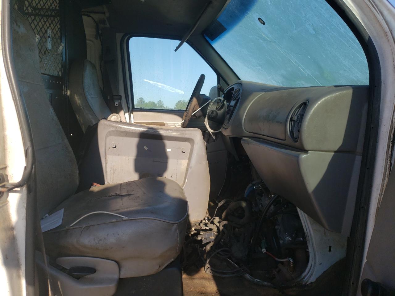 Photo 5 from auction – 1999 FORD ECONOLINE with VIN 1FTRE1422XHC11786