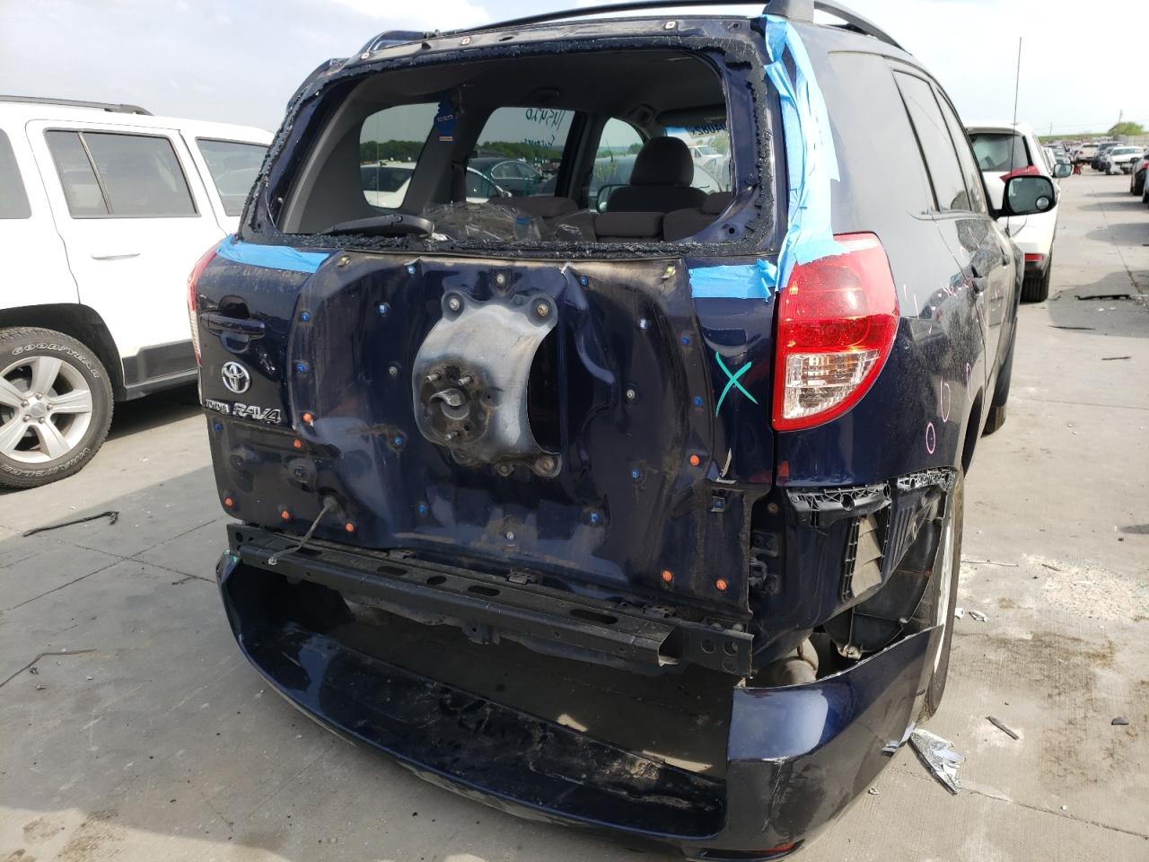 Photo 9 from auction – 2007 TOYOTA RAV4 with VIN JTMZD33V475077603