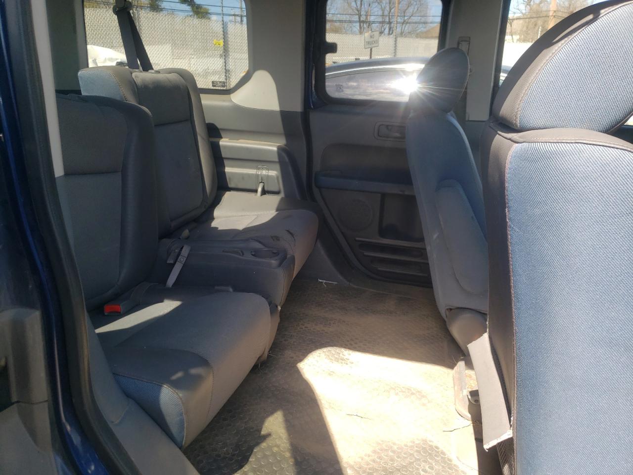 Photo 6 from auction – 2003 HONDA ELEMENT EX with VIN 5J6YH28523L022943