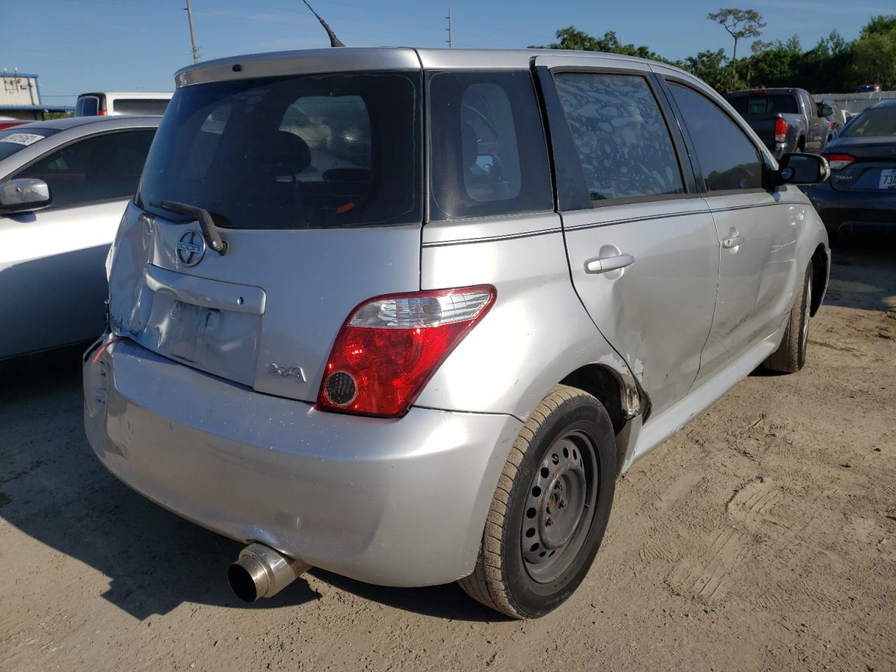 Photo 4 from auction – 2006 TOYOTA SCION XA with VIN JTKKT624360165643