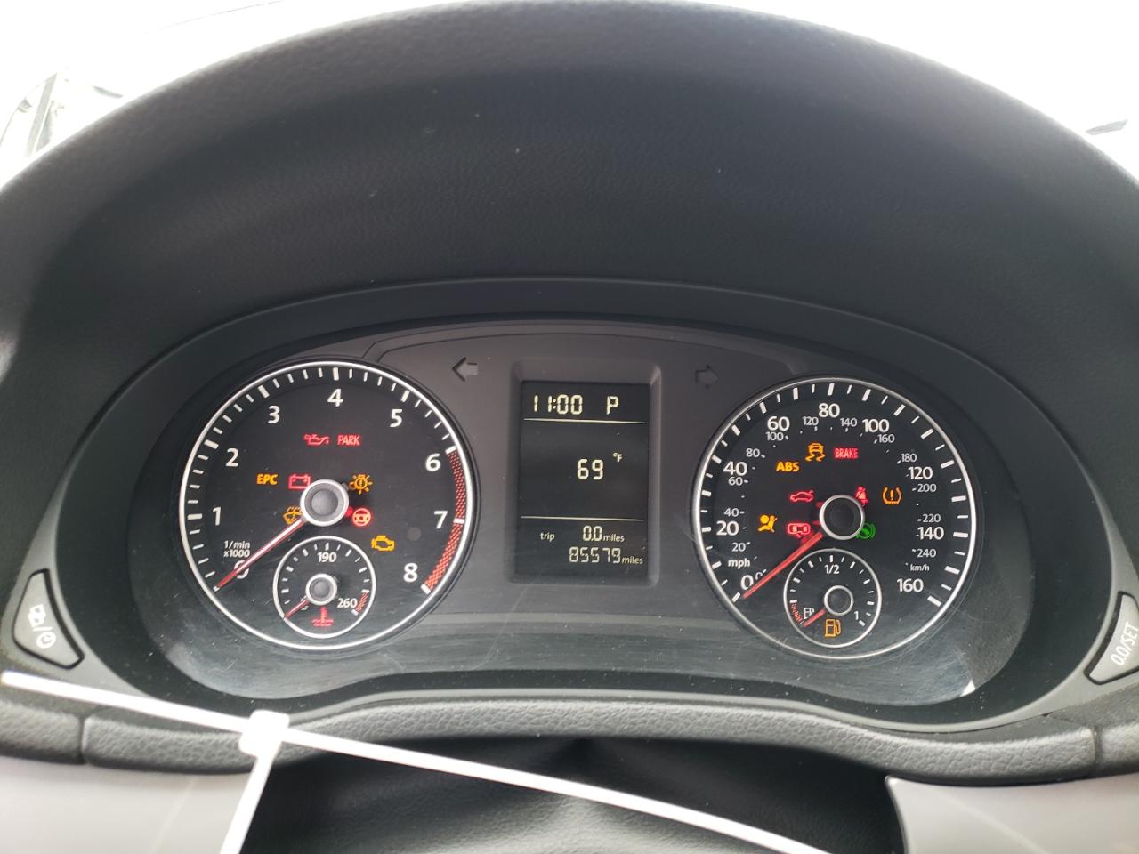 Photo 8 from auction – 2014 VOLKSWAGEN PASSAT S with VIN 1VWAT7A35EC037433