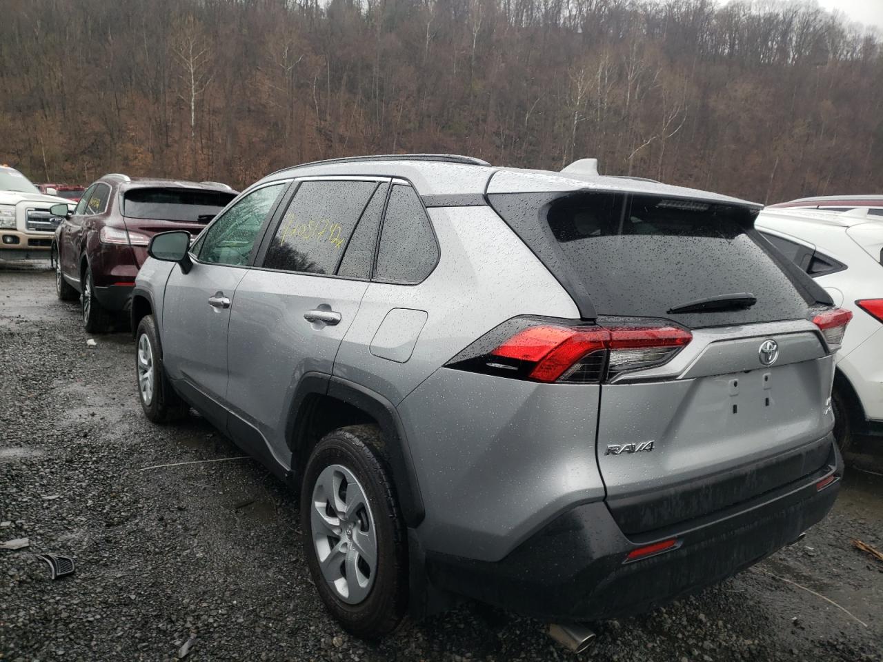 Photo 3 from auction – 2021 TOYOTA RAV4 LE with VIN 2T3F1RFV7MW222194