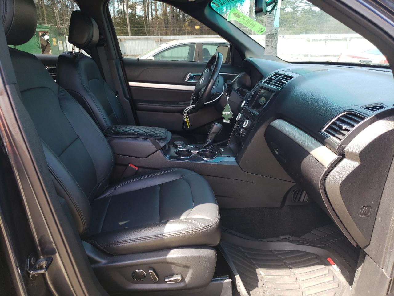 Photo 5 from auction – 2017 FORD EXPLORER X with VIN 1FM5K8DHXHGA06420