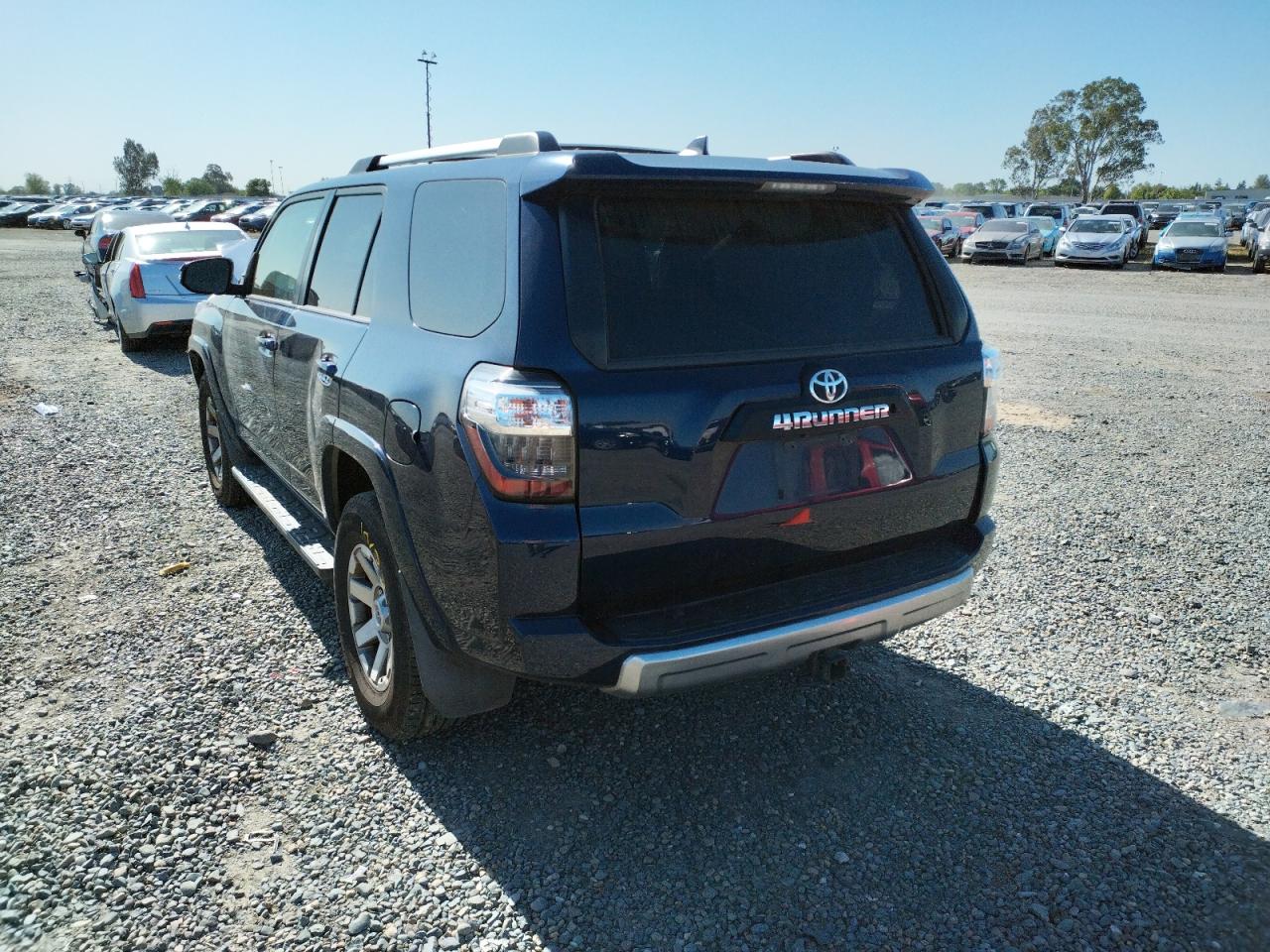 Photo 3 from auction – 2016 TOYOTA 4RUNNER SR with VIN JTEBU5JR9G5392833