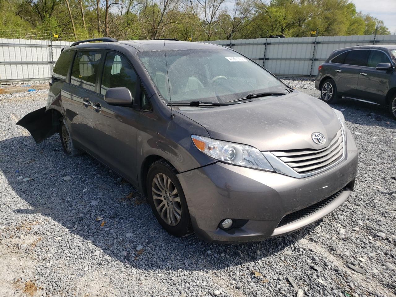 TOYOTA SIENNA XLE 2014 with VIN 5TDYK3DC1ES453616 - Photo from auction