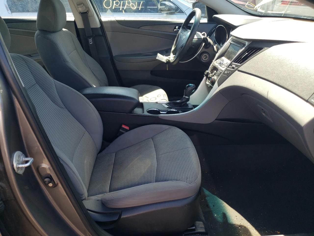 Photo 5 from auction – 2011 HYUNDAI SONATA GLS with VIN 5NPEB4AC3BH044256