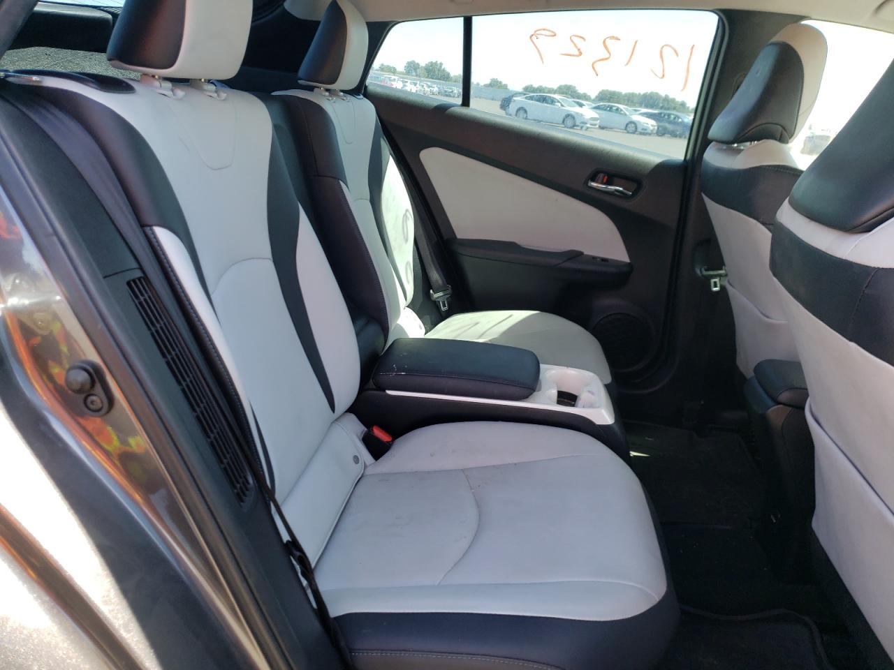 Photo 6 from auction – 2017 TOYOTA PRIUS PRIM with VIN JTDKARFP0H3011184