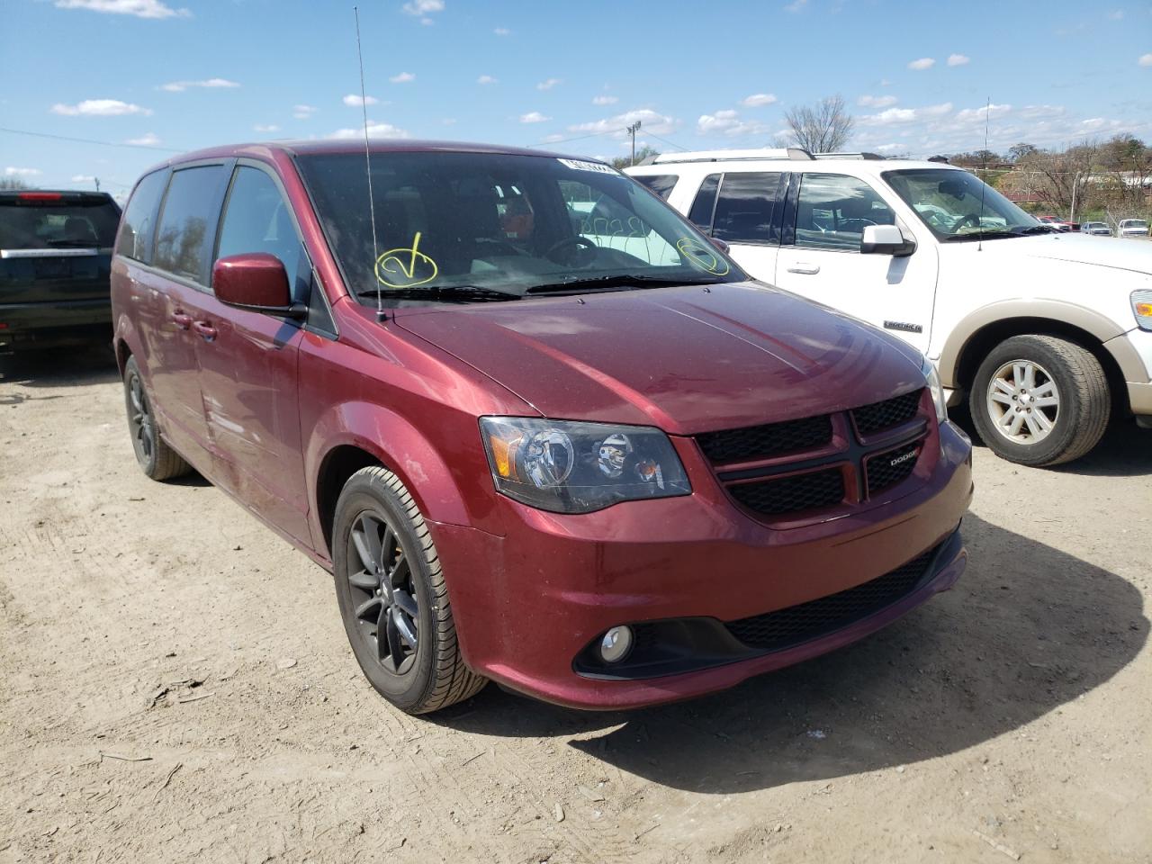 DODGE GRAND CARA 2019 with VIN 2C4RDGEG4KR760242 - Photo from auction