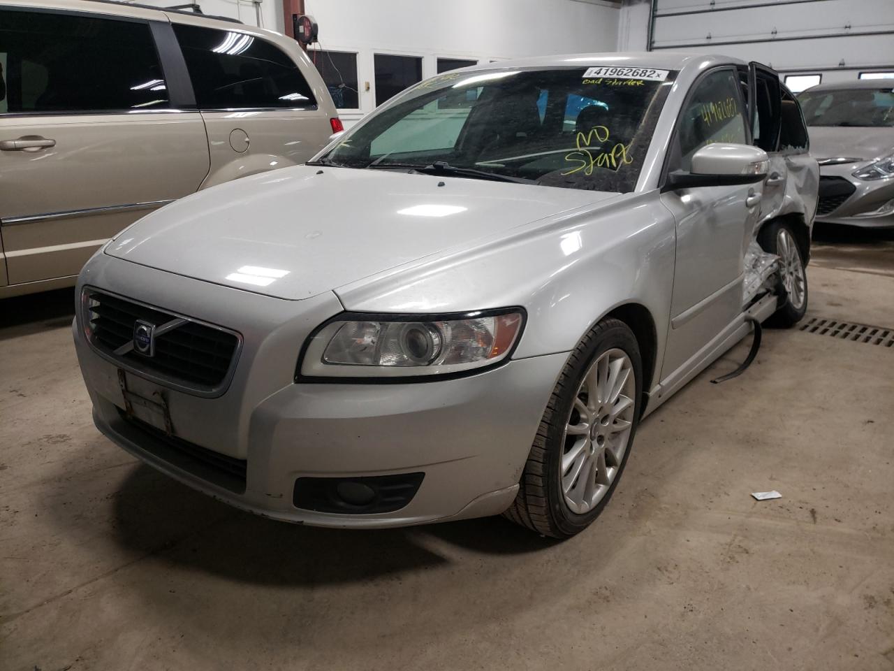 Photo 2 from auction – 2010 VOLVO V50 2.4I with VIN YV1390MW6A2575219