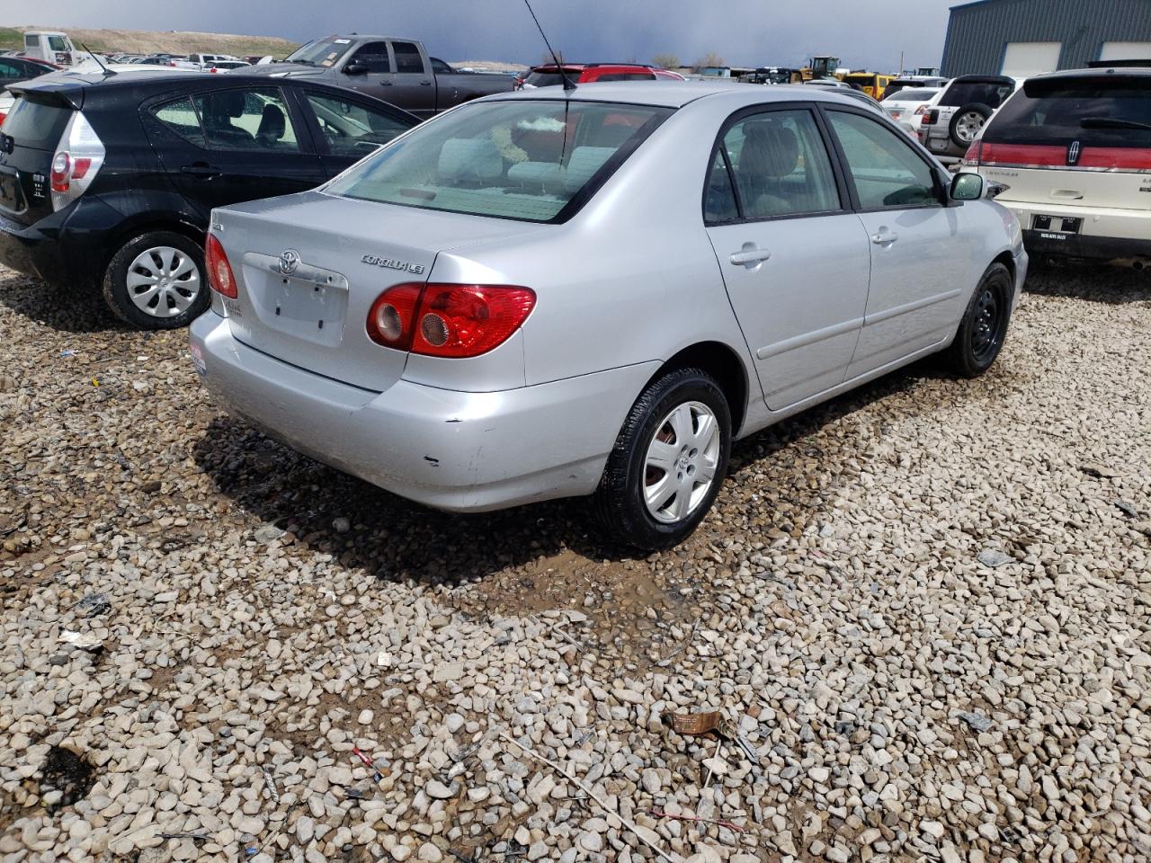Photo 4 from auction – 2005 TOYOTA COROLLA CE with VIN JTDBR32E552061333