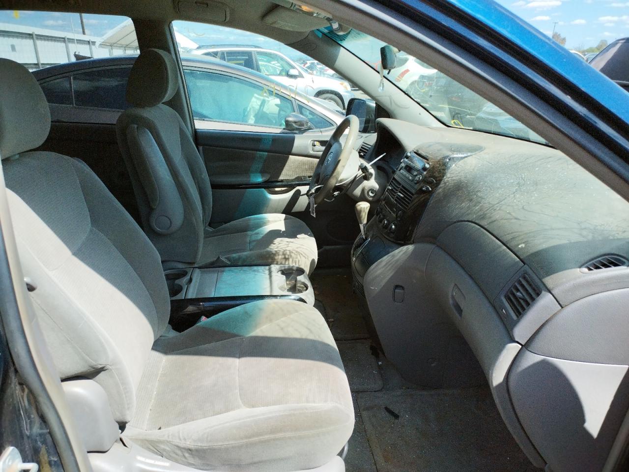 Photo 5 from auction – 2004 TOYOTA SIENNA CE with VIN 5TDZA23C84S015225