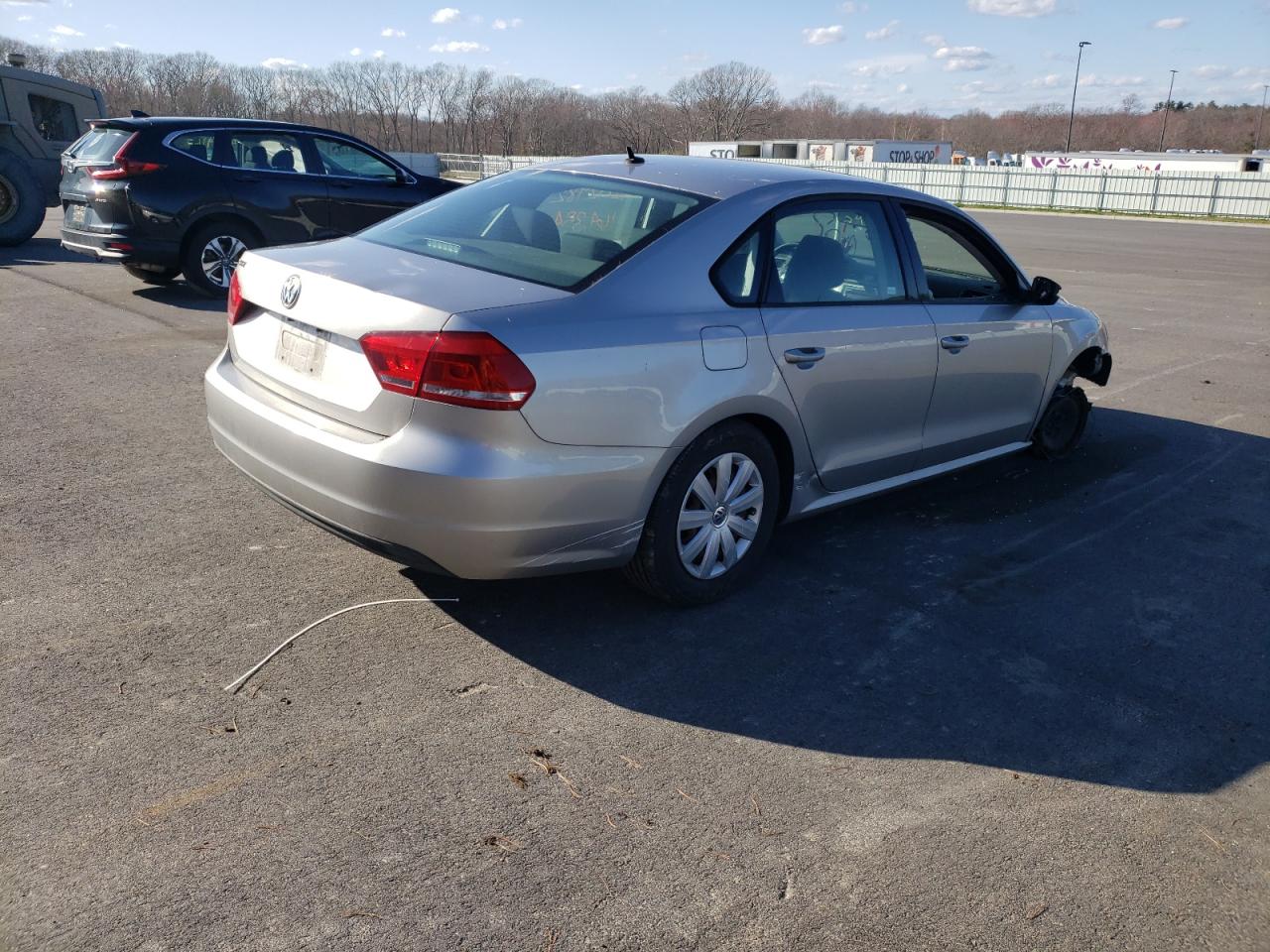 Photo 4 from auction – 2013 VOLKSWAGEN PASSAT S with VIN 1VWAP7A38DC055203