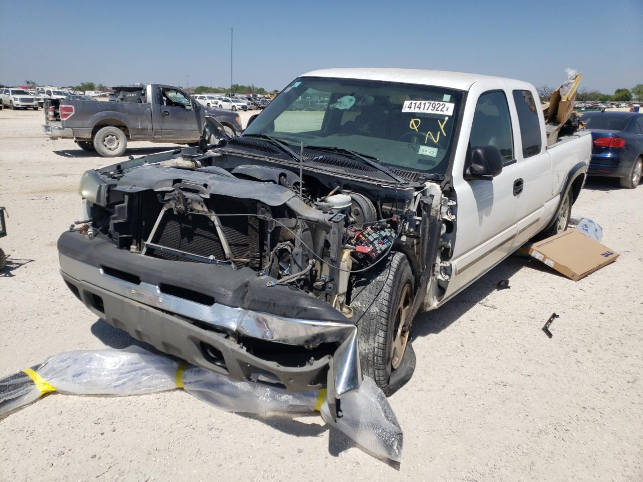 Photo 2 from auction – 2005 CHEVROLET SILVERADO with VIN 2GCEC19VX51198535