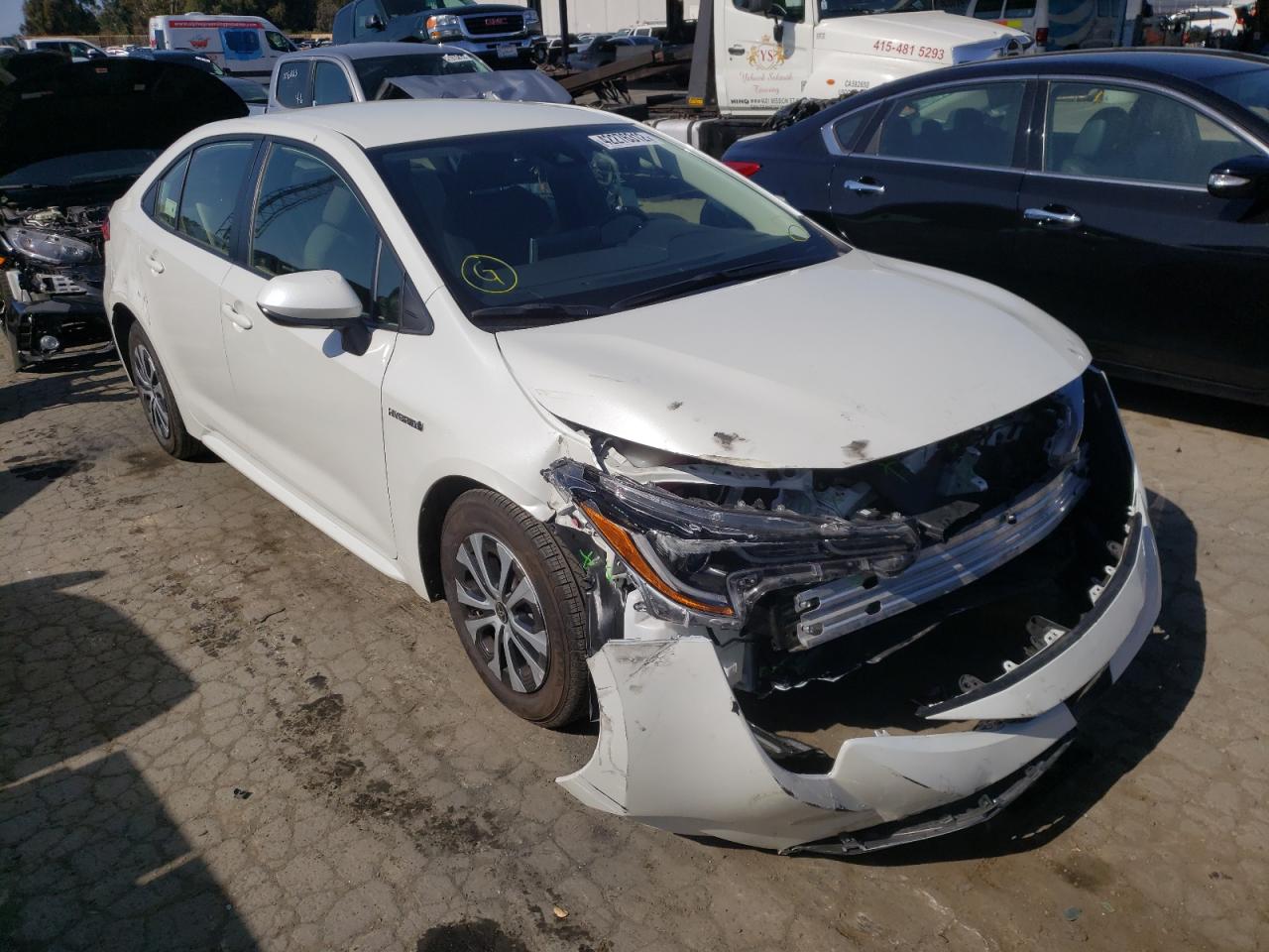 TOYOTA COROLLA LE 2020 with VIN JTDEBRBE1LJ012475 - Photo from auction