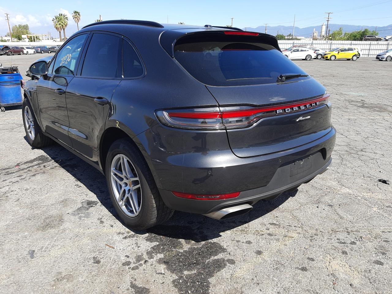 Photo 3 from auction – 2019 PORSCHE MACAN with VIN WP1AA2A53KLB04098