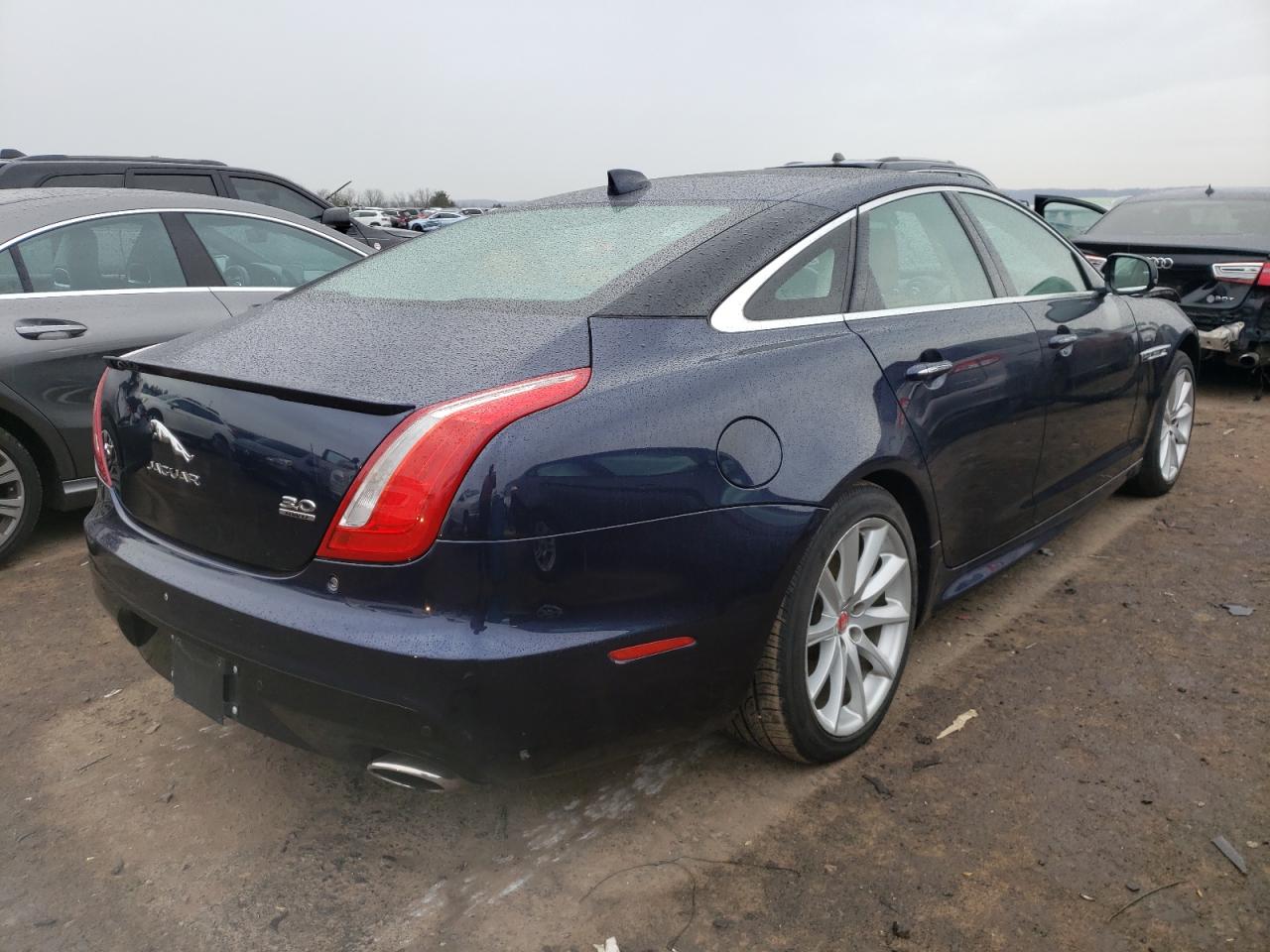 Photo 4 from auction – 2017 JAGUAR XJ with VIN SAJWJ1CD2H8W11593