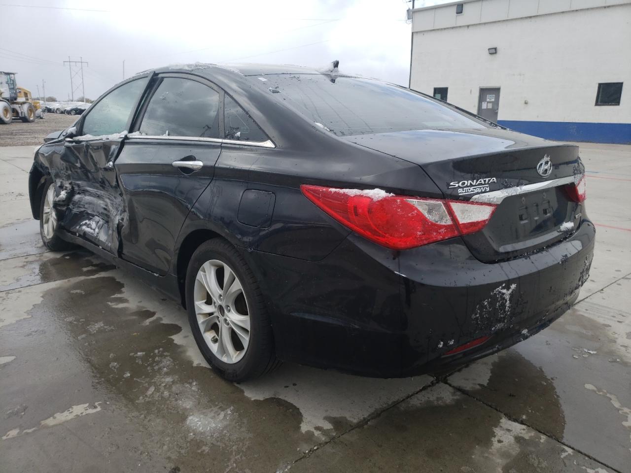 Photo 3 from auction – 2011 HYUNDAI SONATA SE with VIN 5NPEC4AC6BH036178