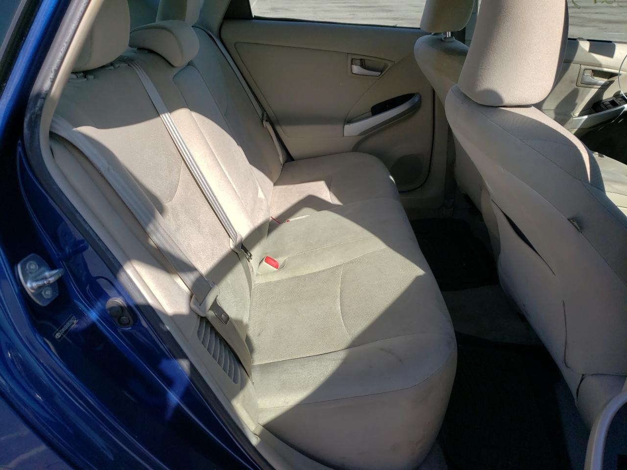Photo 6 from auction – 2011 TOYOTA PRIUS with VIN JTDKN3DU0B0266212