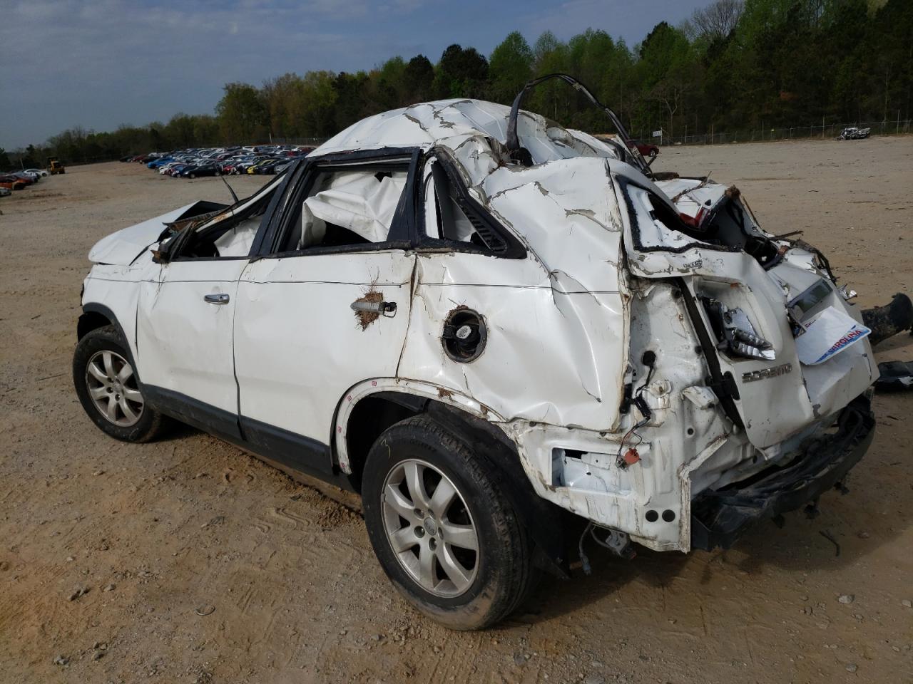 Photo 3 from auction – 2013 KIA SORENTO LX with VIN 5XYKT4A20DG352986