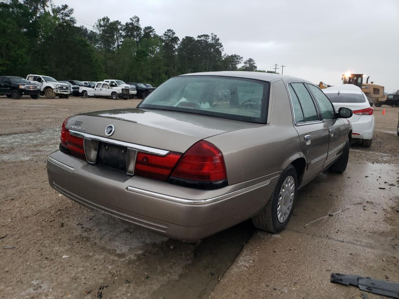 Photo 4 from auction – 2003 MERCURY GRAND MARQ with VIN 2MEFM74WX3X640324