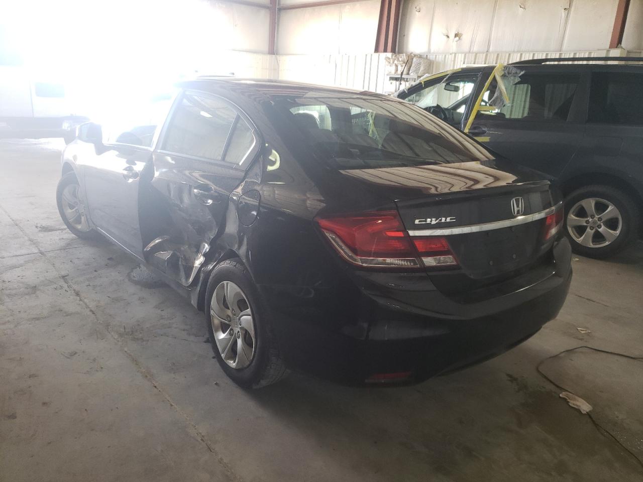 Photo 9 from auction – 2013 HONDA CIVIC LX with VIN 2HGFB2F57DH587352