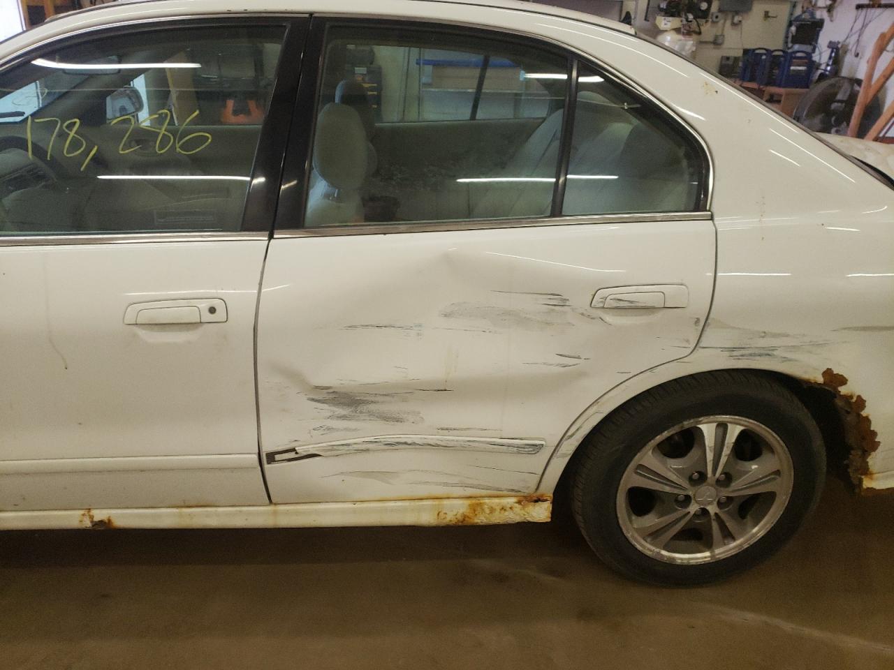 Photo 9 from auction – 2000 MITSUBISHI GALANT ES with VIN 4A3AA46L5YE049992