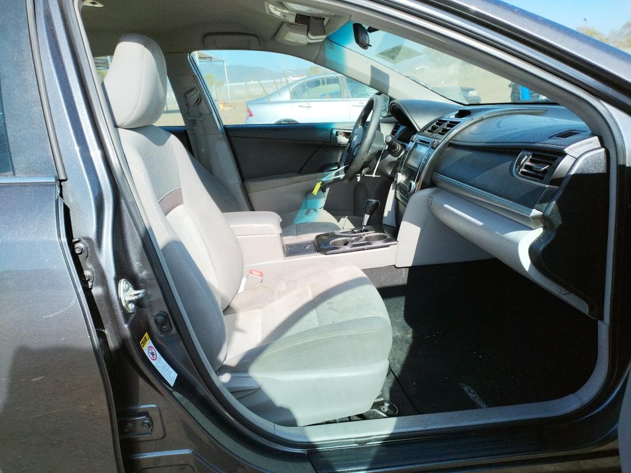 Photo 5 from auction – 2014 TOYOTA CAMRY L with VIN 4T4BF1FK5ER435166