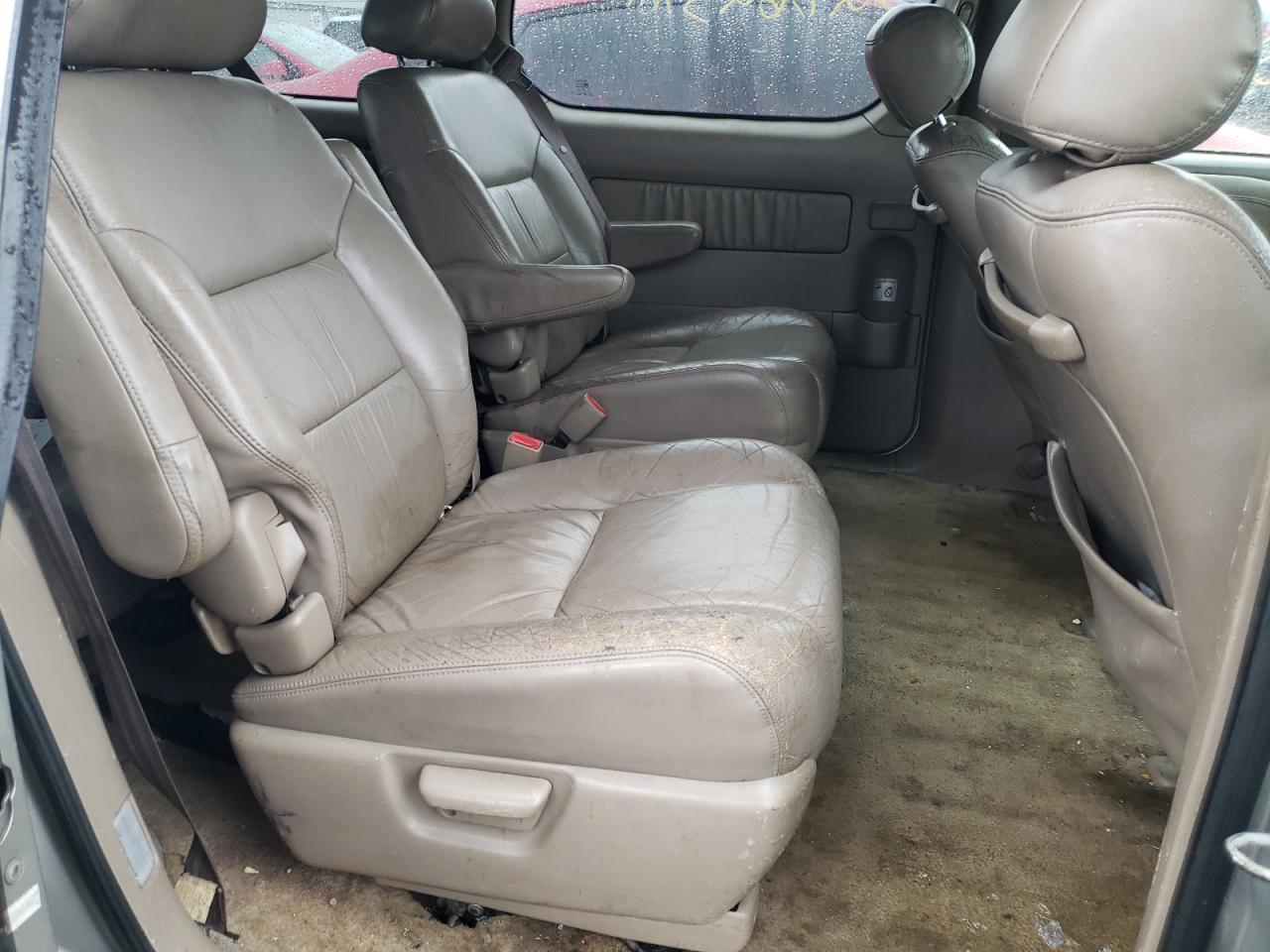 Photo 6 from auction – 2001 TOYOTA SIENNA LE with VIN 4T3ZF13C41U324504