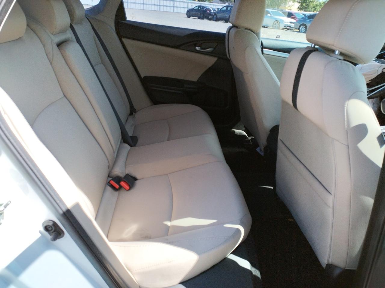 Photo 6 from auction – 2017 HONDA CIVIC EX with VIN 19XFC2F72HE220065