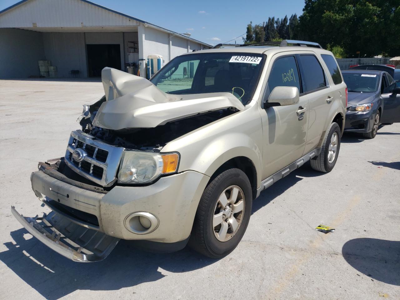Photo 2 from auction – 2011 FORD ESCAPE LIM with VIN 1FMCU0E71BKA25614