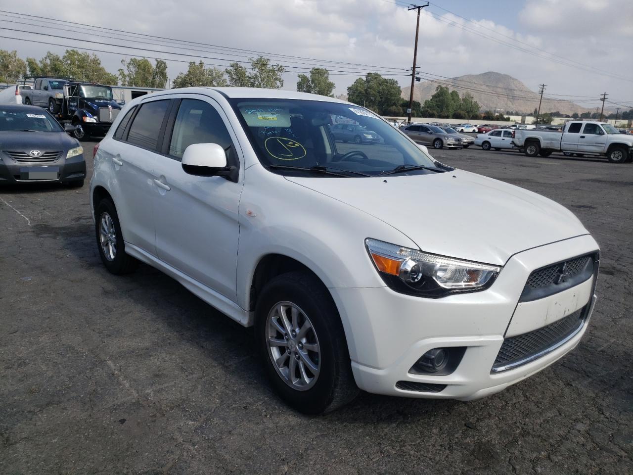 MITSUBISHI OUTLANDER 2011 with VIN JA4AP3AU1BZ003601 - Photo from auction