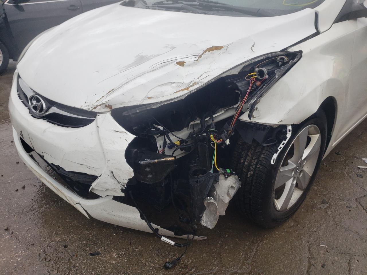 Photo 9 from auction – 2012 HYUNDAI ELANTRA GL with VIN 5NPDH4AE0CH113501