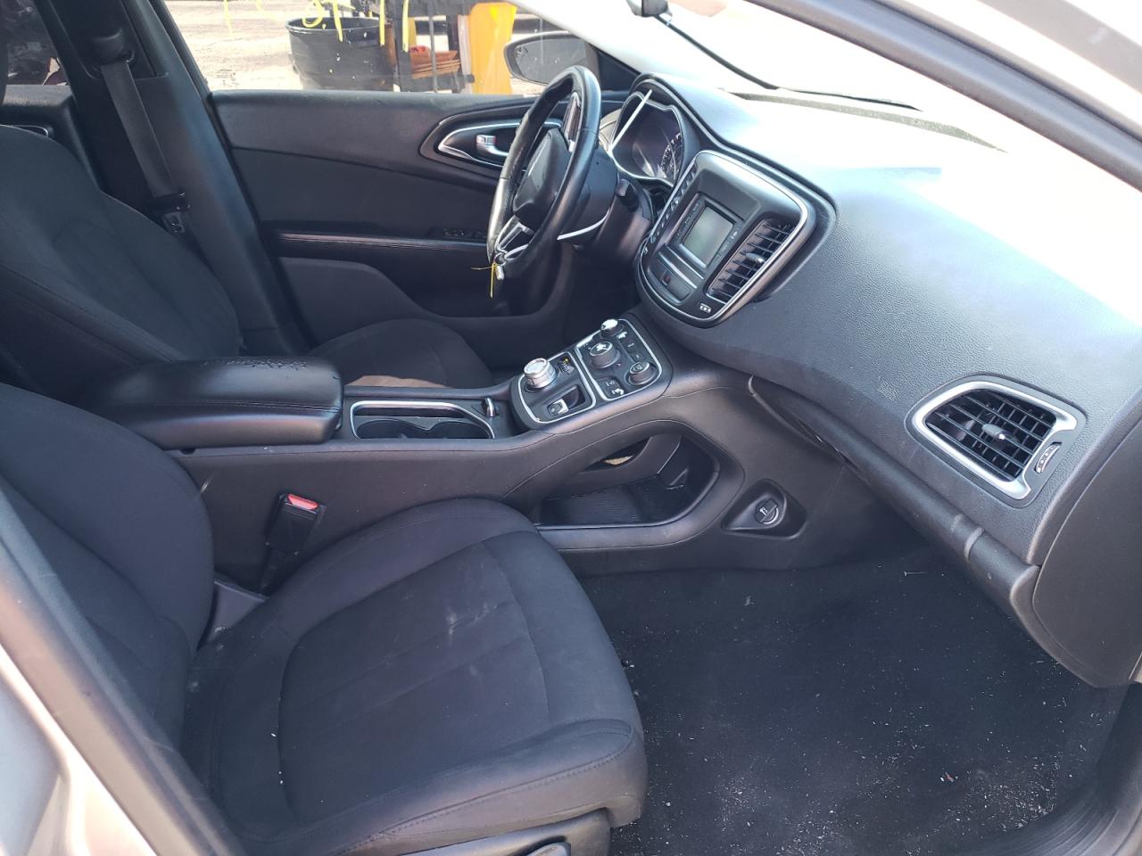 Photo 5 from auction – 2015 CHRYSLER 200 LIMITE with VIN 1C3CCCAB5FN725874