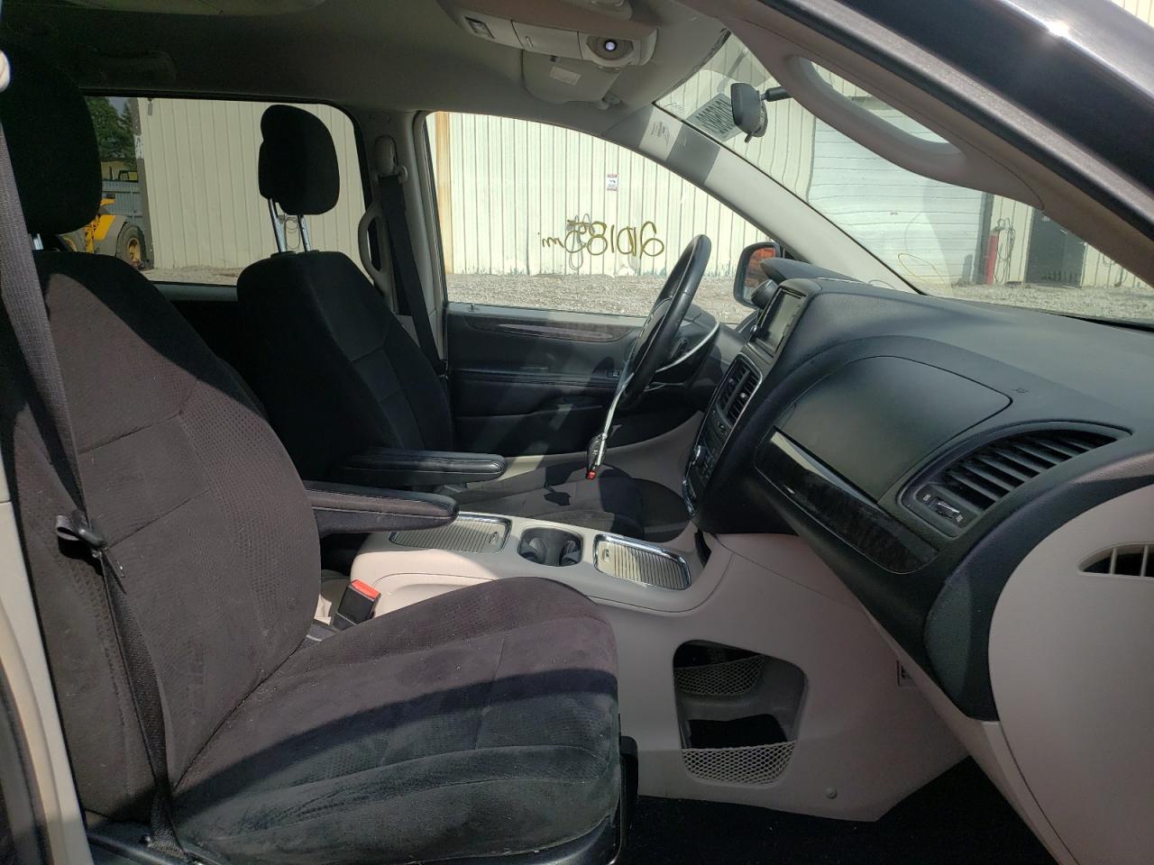 Photo 5 from auction – 2011 DODGE GRAND CARA with VIN 2D4RN5DG3BR681330