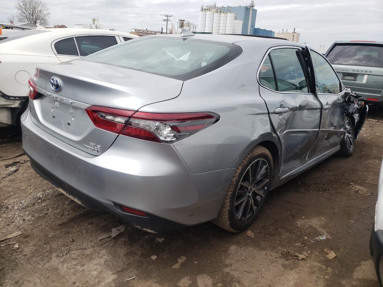 Photo 4 from auction – 2022 TOYOTA CAMRY XLE with VIN 4T1F31AKXNU577220