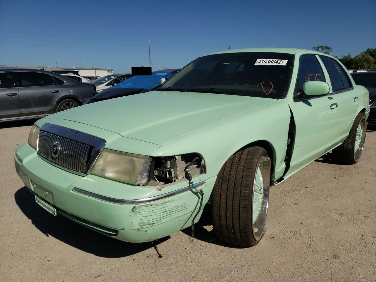 Photo 2 from auction – 2004 MERCURY GRAND MARQ with VIN 2MEFM74W04X633920