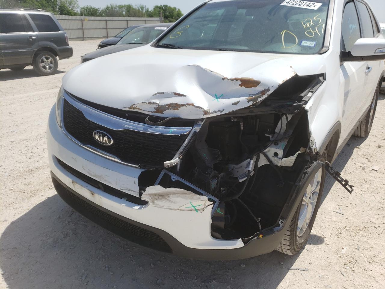 Photo 9 from auction – 2015 KIA SORENTO LX with VIN 5XYKT3A65FG625047