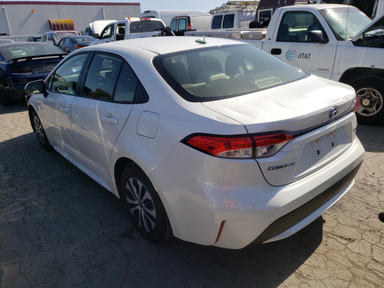 Photo 3 from auction – 2020 TOYOTA COROLLA LE with VIN JTDEBRBE1LJ012475