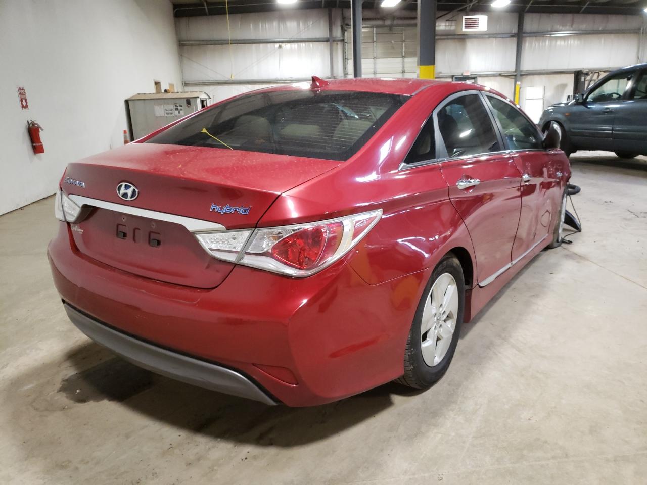 Photo 4 from auction – 2012 HYUNDAI SONATA HYB with VIN KMHEC4A4XCA059296