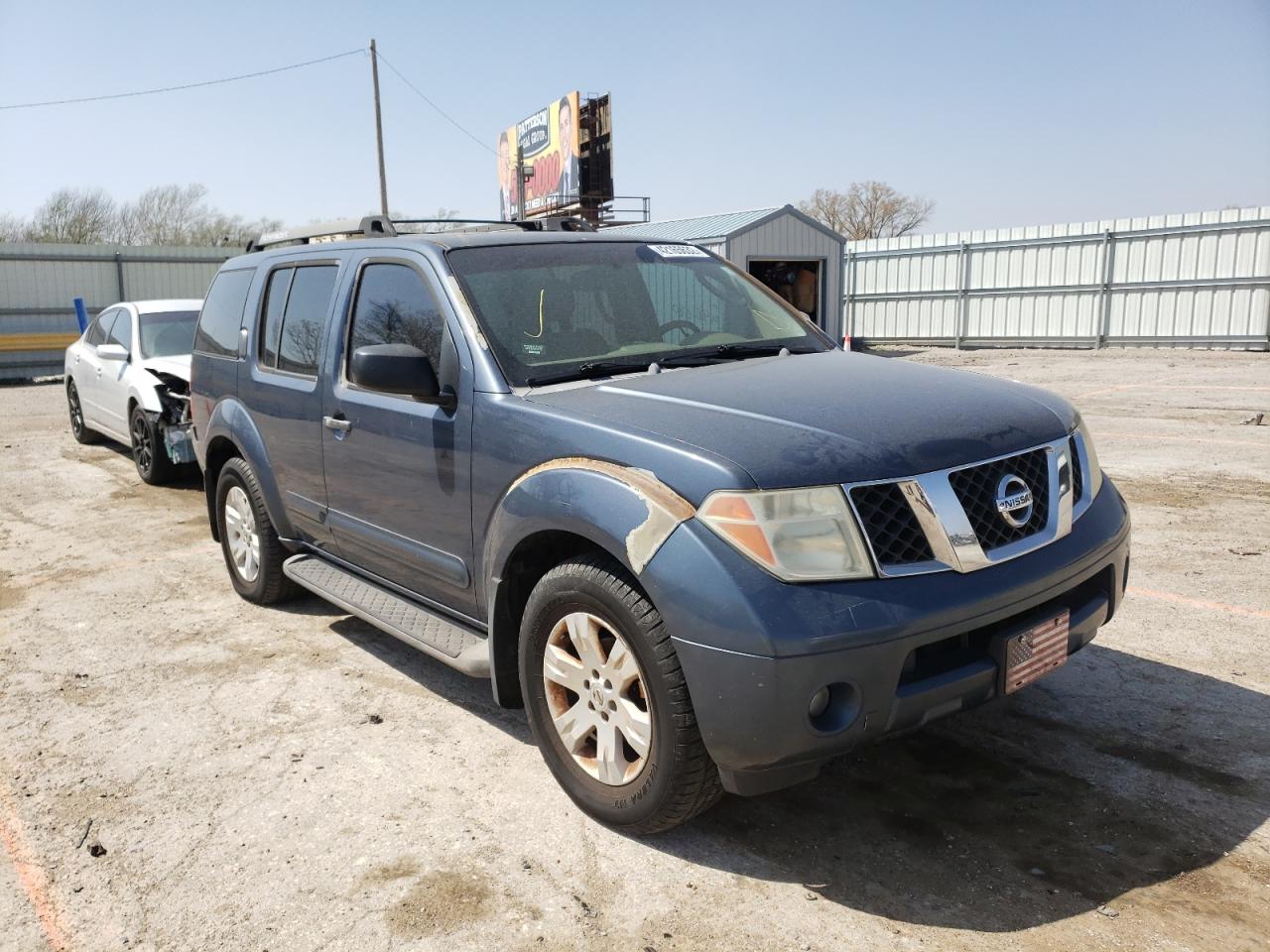NISSAN PATHFINDER 2005 with VIN 5N1AR18U55C715266 - Photo from auction
