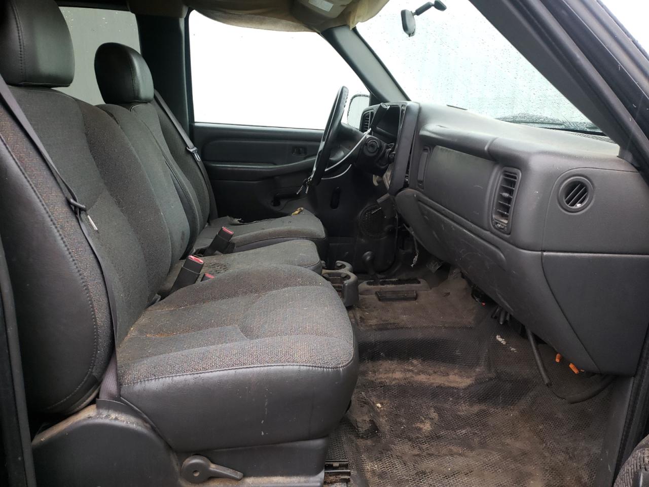 Photo 5 from auction – 2005 CHEVROLET SILVERADO with VIN 1GCHK29U65E314728