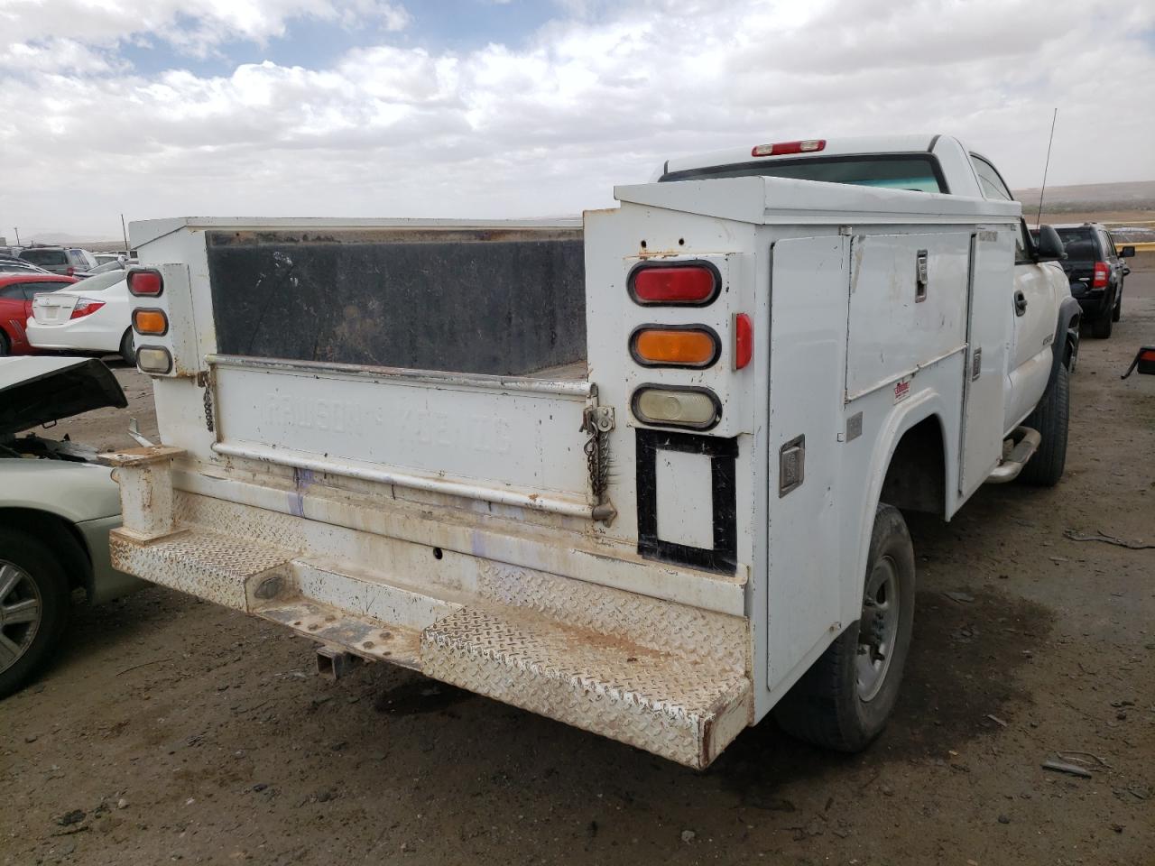 Photo 4 from auction – 2005 CHEVROLET SILVERADO with VIN 1GCHC24U25E242642